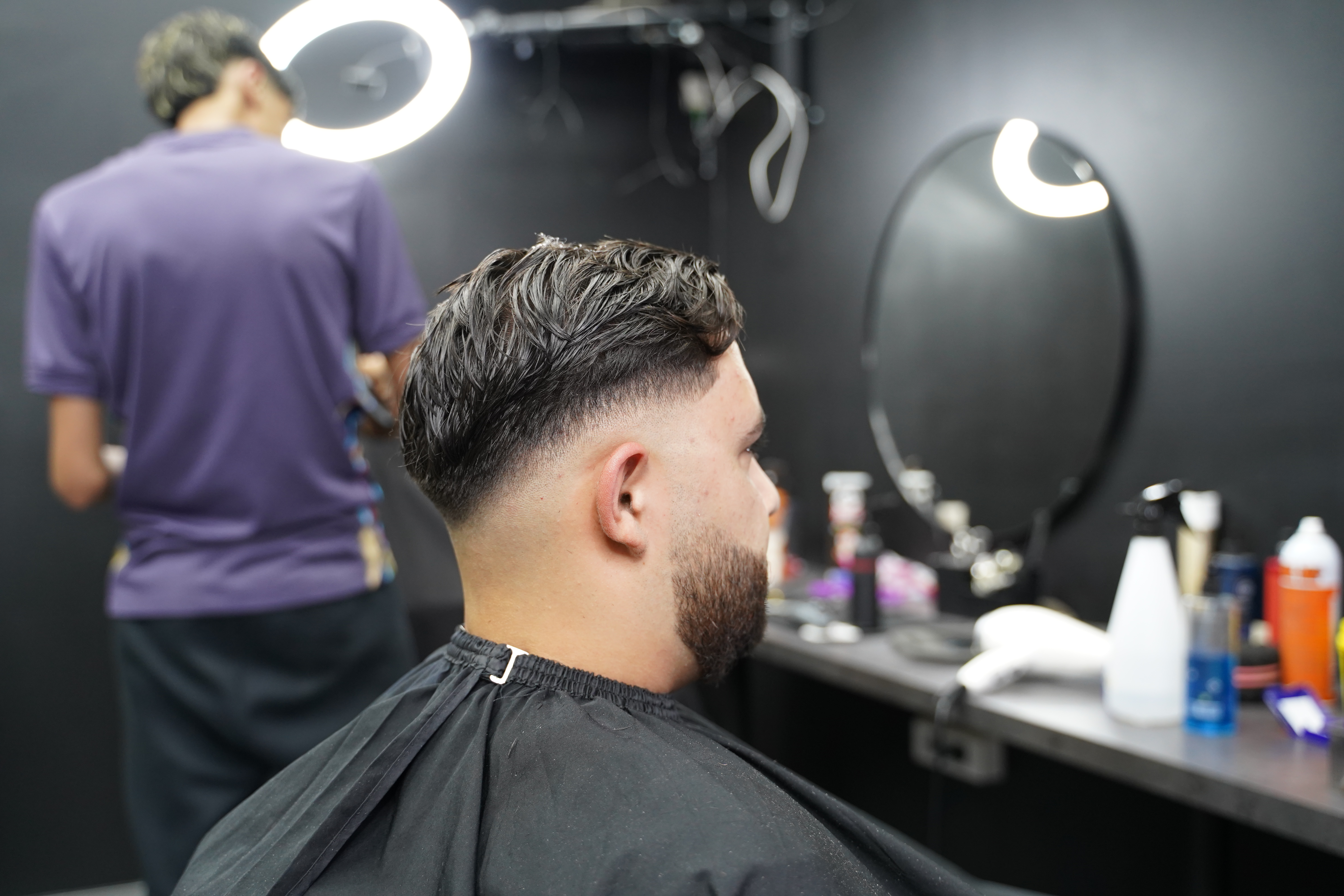 Coupe et barbe chez Akridi Barber