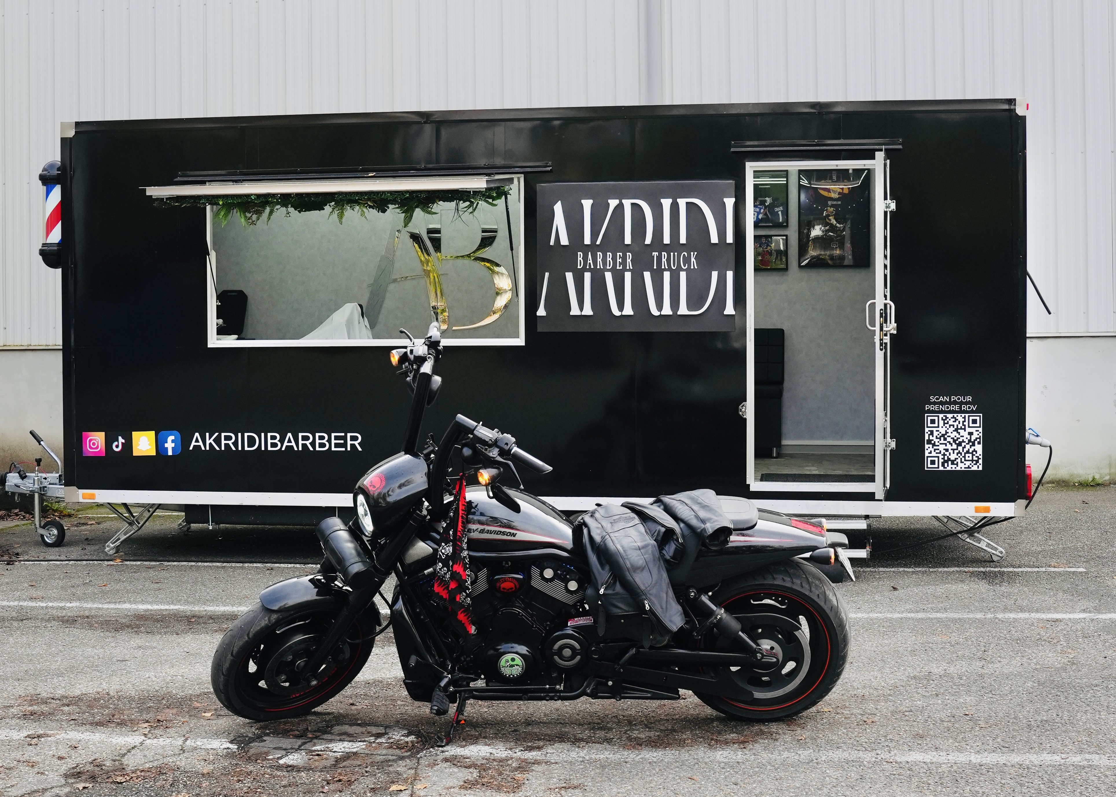 Coupe classique homme chez Akridi Barber